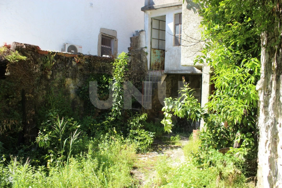 Moradia T4 para Venda em Alcains Foto 2