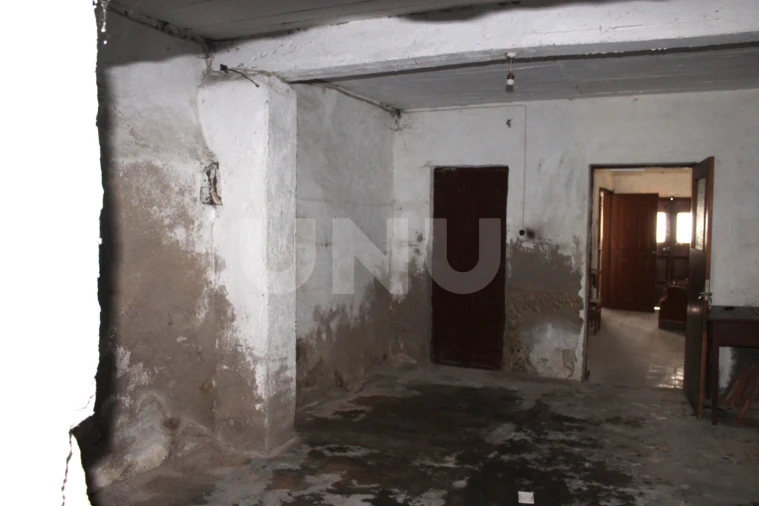 Moradia T4 para Venda em Alcains Foto 6