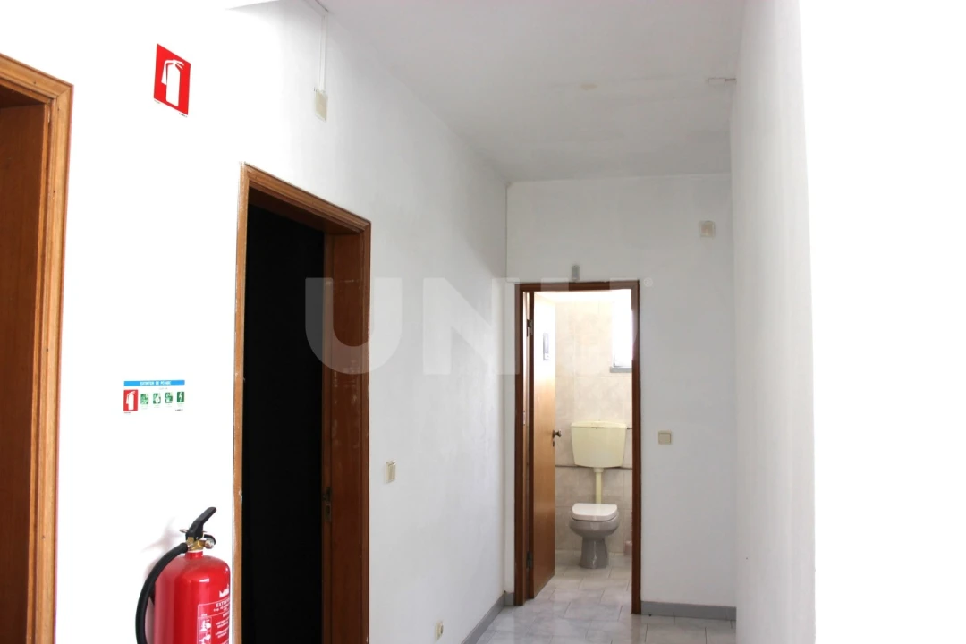 Armazém para Arrendamento em Castelo Branco Foto 8