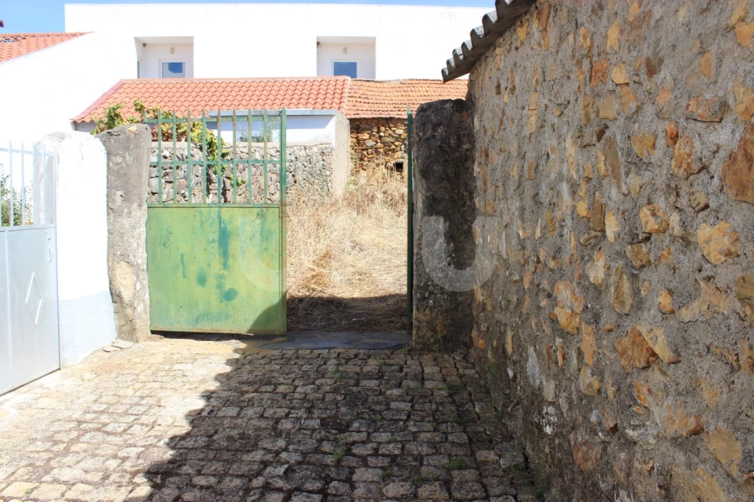 Terreno para Venda em Penha Garcia Foto 2
