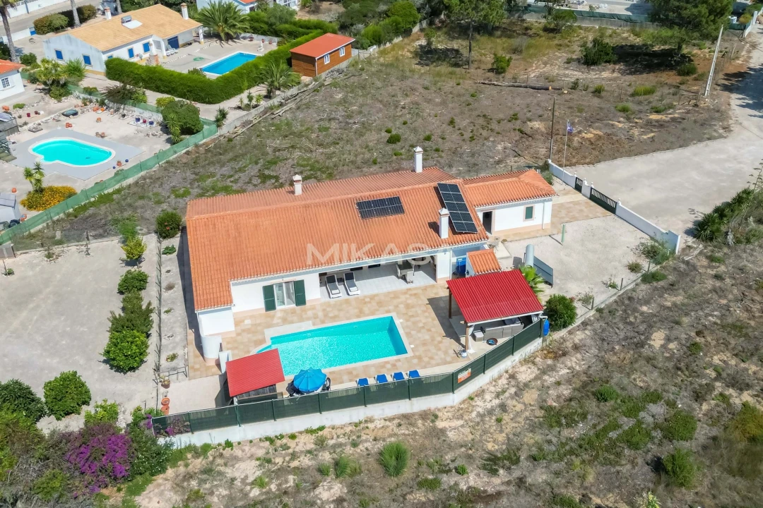 Moradia T4 para Venda em Aljezur Foto 1