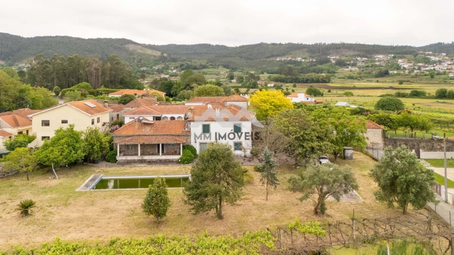 Quinta T9 para Venda em Carreira e Refojos de Riba de Ave Foto 2