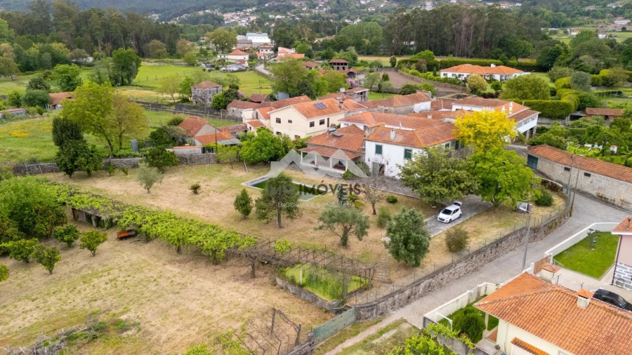 Quinta T9 para Venda em Carreira e Refojos de Riba de Ave Foto 3