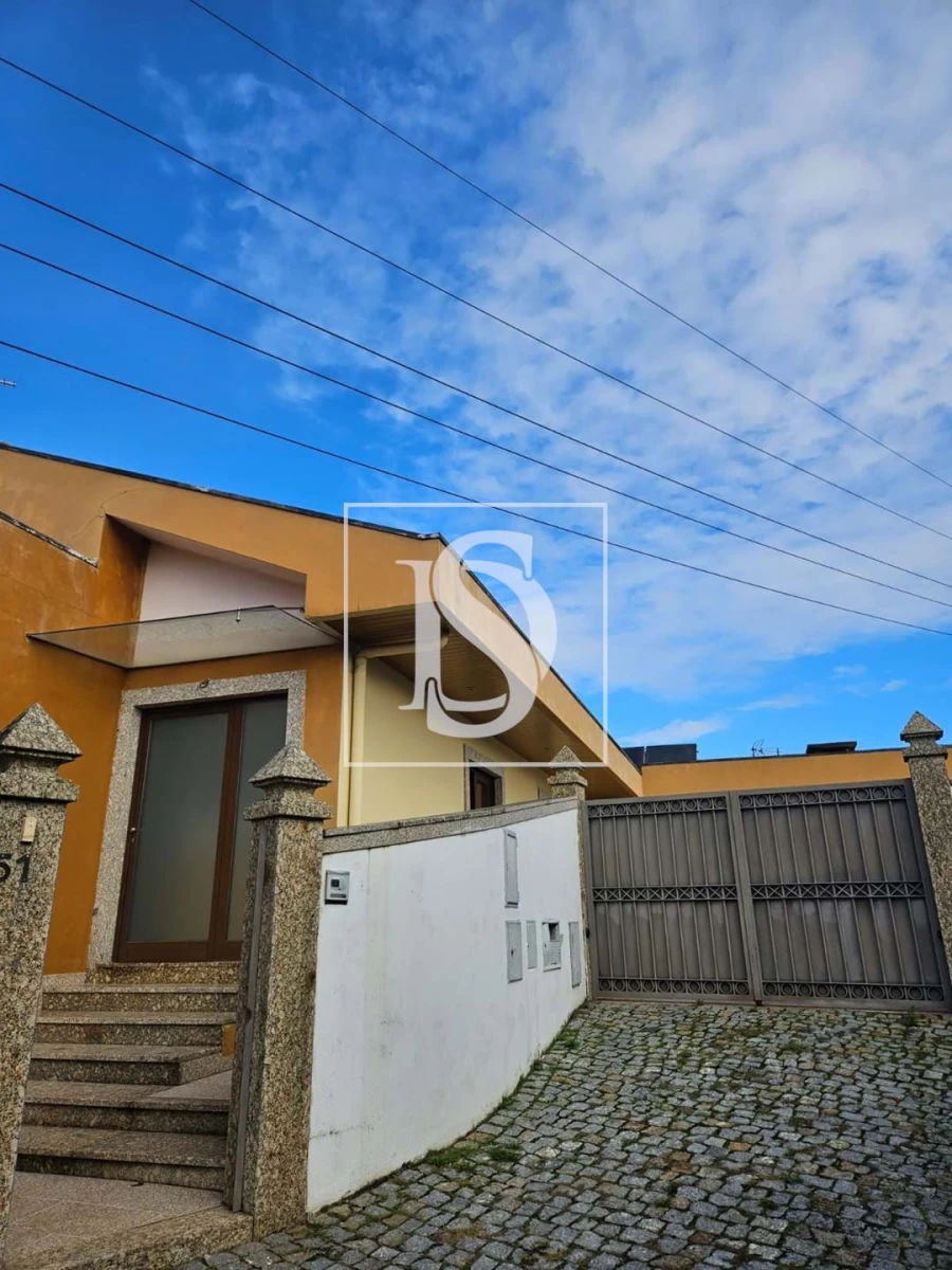 Moradia T6 para Venda em Candoso (São Martinho) Foto 11