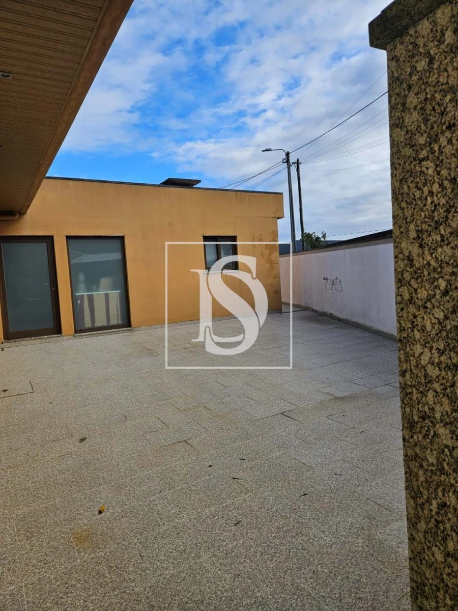 Moradia T6 para Venda em Candoso (São Martinho) Foto 5