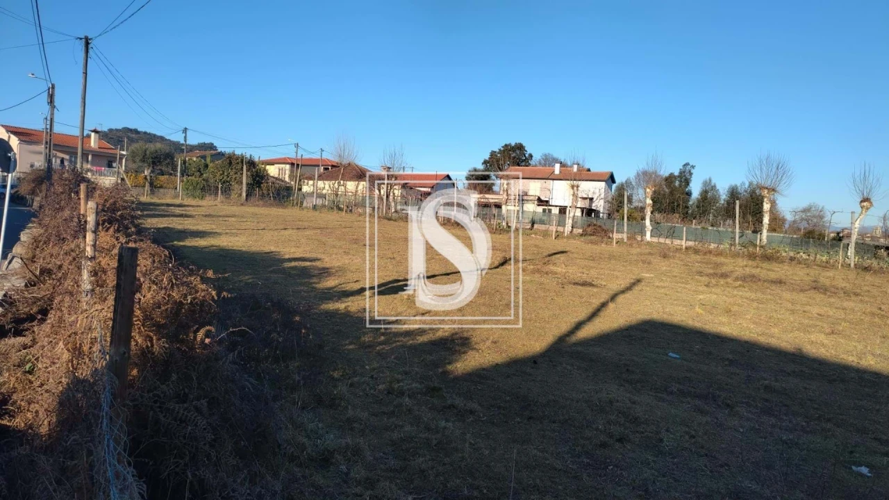Terreno para Venda em Briteiros Santo Estêvão e Donim Foto 1