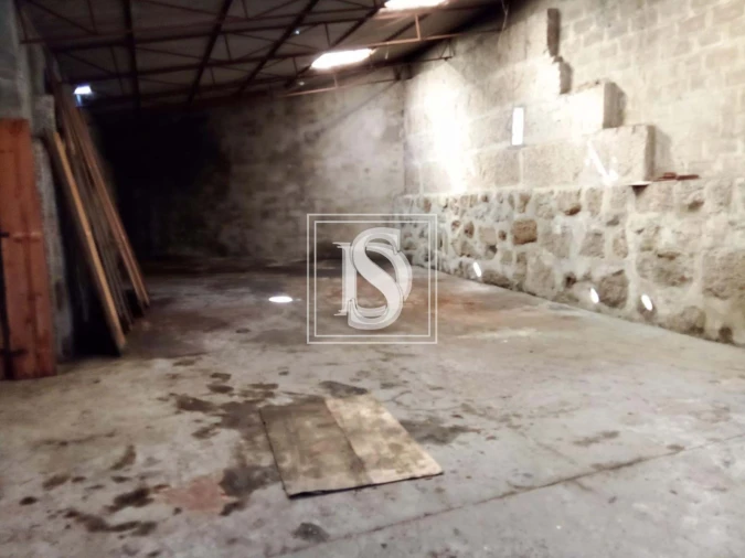 Armazém para Arrendamento em Oliveira, São Paio e São Sebastião Foto 2