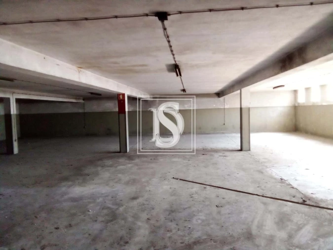 Armazém para Arrendamento em Oliveira, São Paio e São Sebastião Foto 1