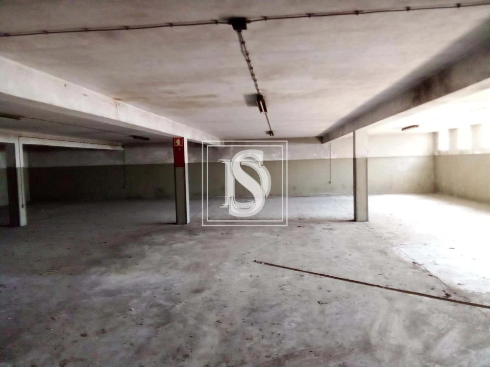 Armazém para Arrendamento em Oliveira, São Paio e São Sebastião Foto 1