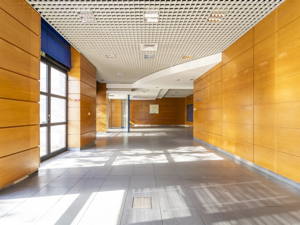 Loja para Arrendamento em Olivais Foto 5