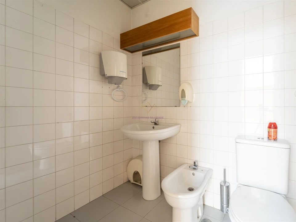 Loja para Arrendamento em Olivais Foto 19