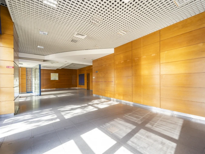 Loja para Arrendamento em Olivais Foto 8