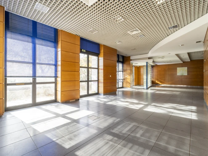 Loja para Arrendamento em Olivais Foto 2