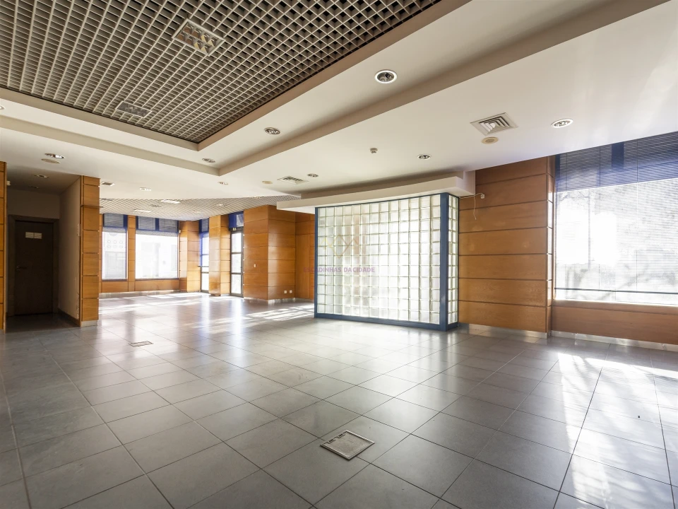 Loja para Arrendamento em Olivais Foto 7