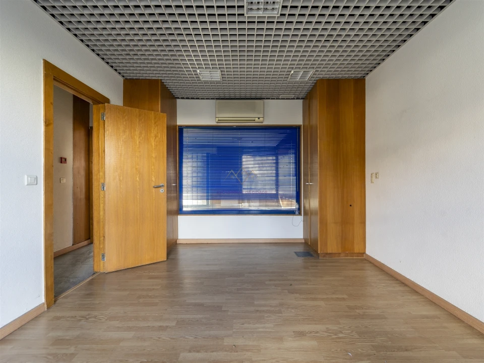 Loja para Arrendamento em Olivais Foto 12