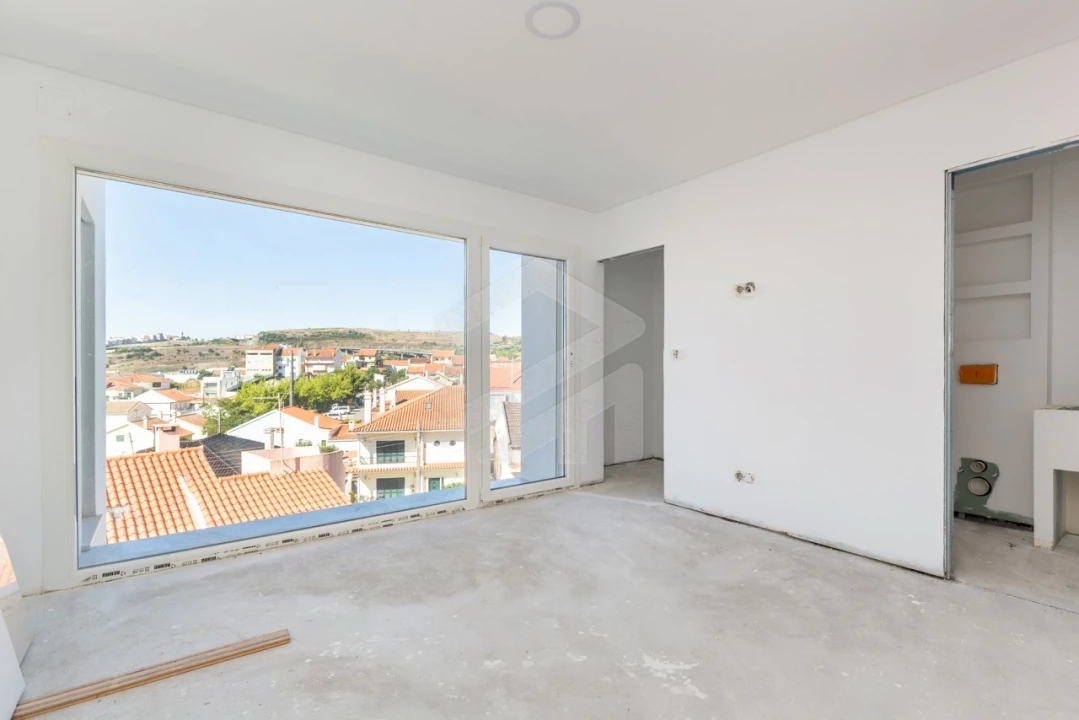 Moradia T4 para Venda em Pontinha e Famões Foto 10