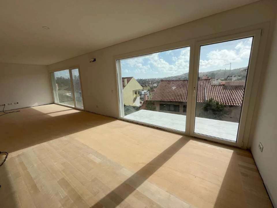 Moradia T4 para Venda em Pontinha e Famões Foto 29