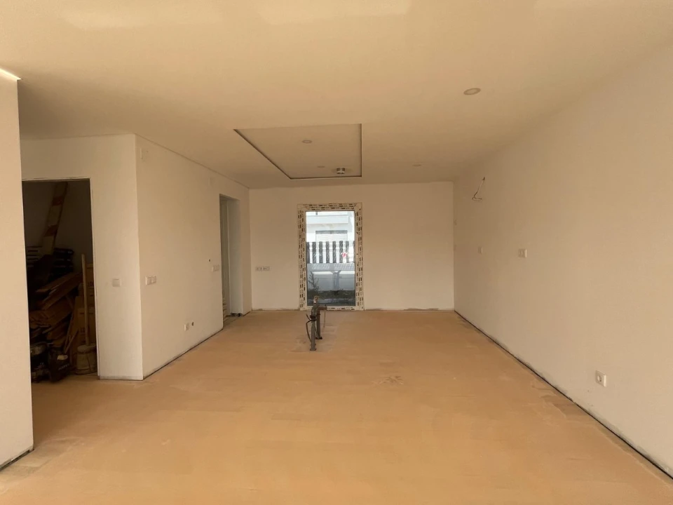 Moradia T4 para Venda em Pontinha e Famões Foto 31