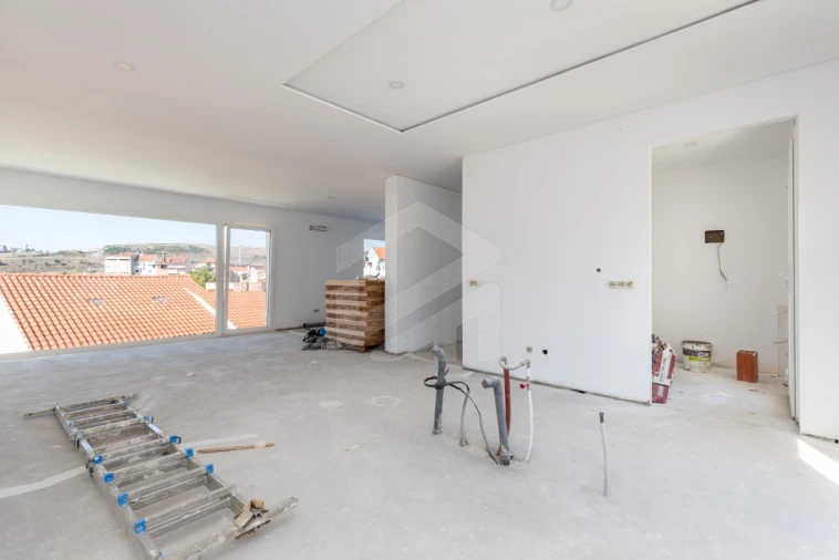 Moradia T4 para Venda em Pontinha e Famões Foto 4