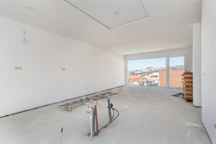 Moradia T4 para Venda em Pontinha e Famões Foto 5