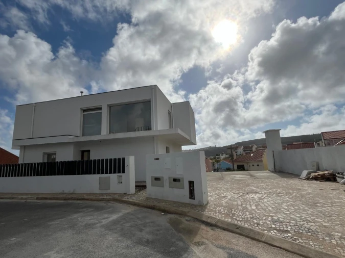 Moradia T4 para Venda em Pontinha e Famões Foto 2