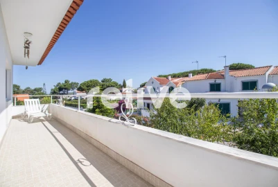 Moradia T5 para Venda em Sesimbra (Castelo)