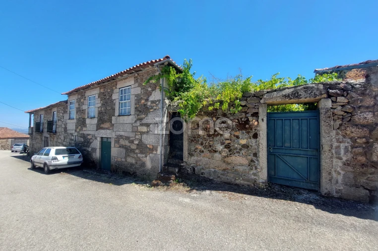 Moradia T7 para Venda em Armamar Foto 46