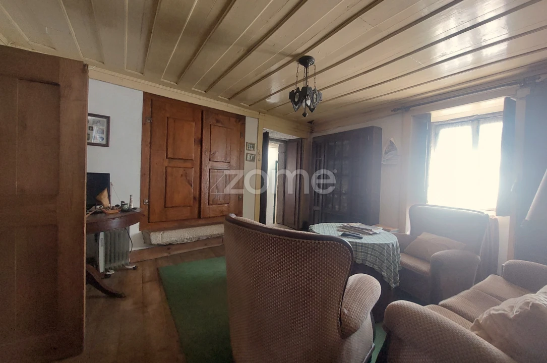 Moradia T7 para Venda em Armamar Foto 29