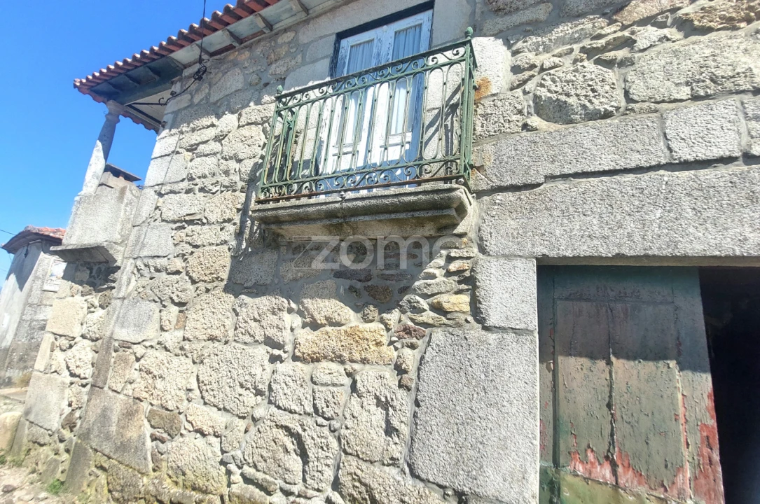 Moradia T7 para Venda em Armamar Foto 47