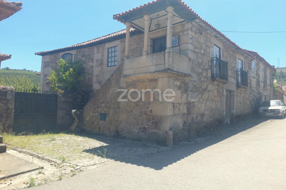 Moradia T7 para Venda em Armamar Foto 45