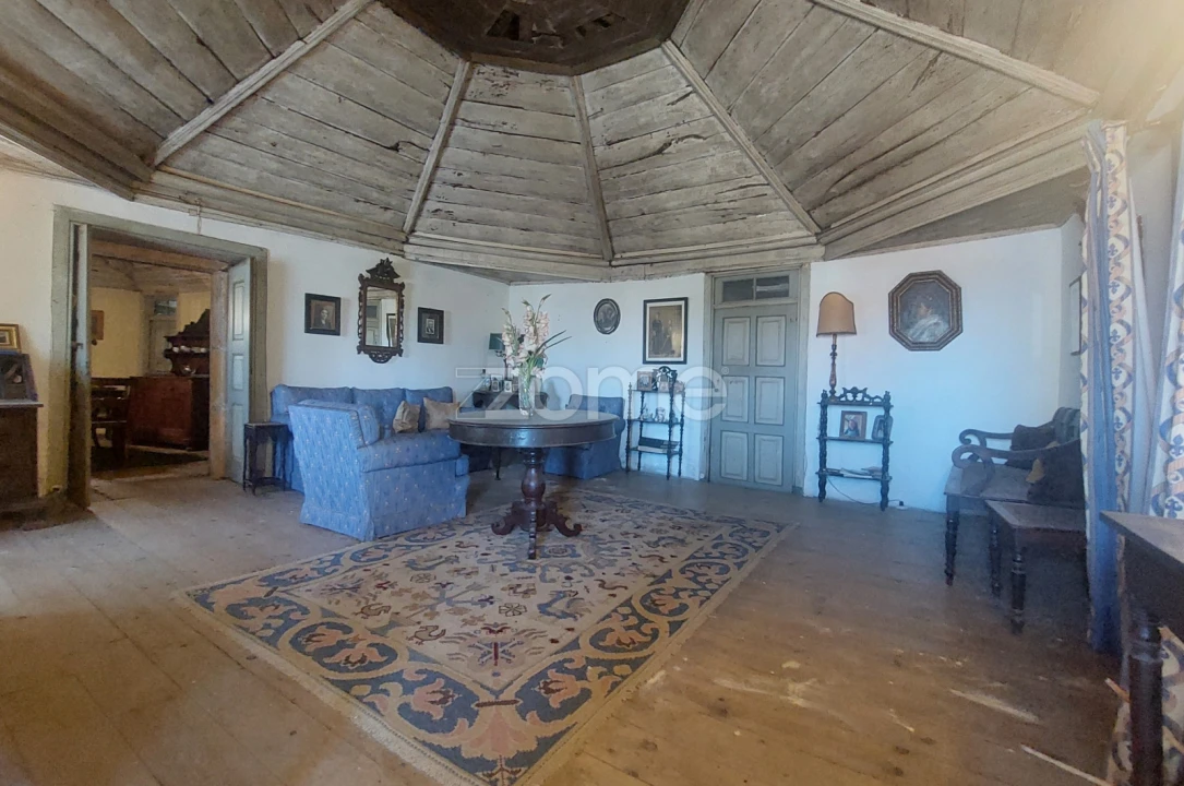 Moradia T7 para Venda em Armamar Foto 13