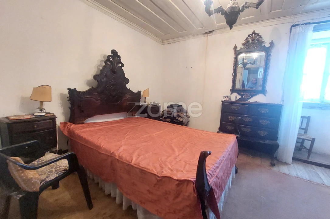 Moradia T7 para Venda em Armamar Foto 23