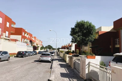 Moradia T4 para Venda em Oeiras e São Julião da Barra, Paço de Arcos e Caxias