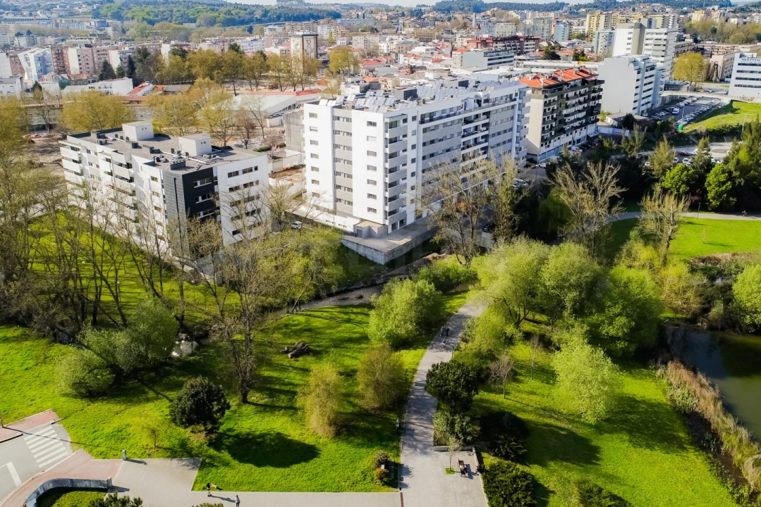 Apartamento T4 para Venda em Antas e Abade de Vermoim Foto 21