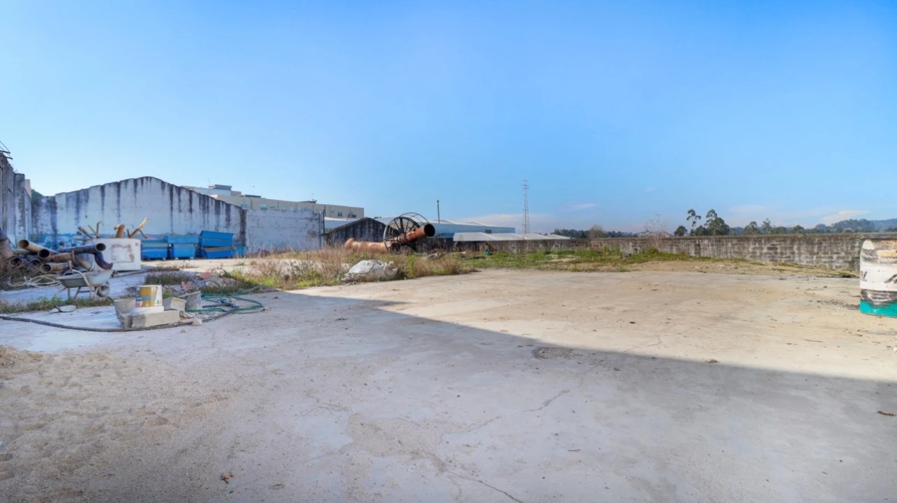 Terreno Comércio / Armazém para Venda em Landim Foto 21