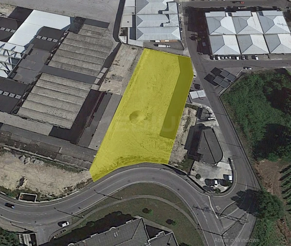 Terreno Comércio / Armazém para Venda em Landim Foto 24