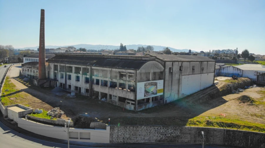 Terreno Comércio / Armazém para Venda em Landim