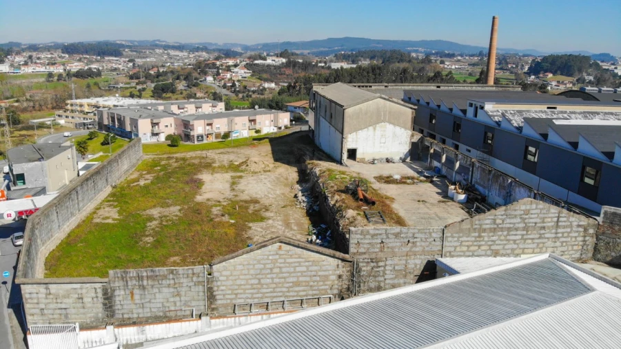 Terreno Comércio / Armazém para Venda em Landim Foto 5