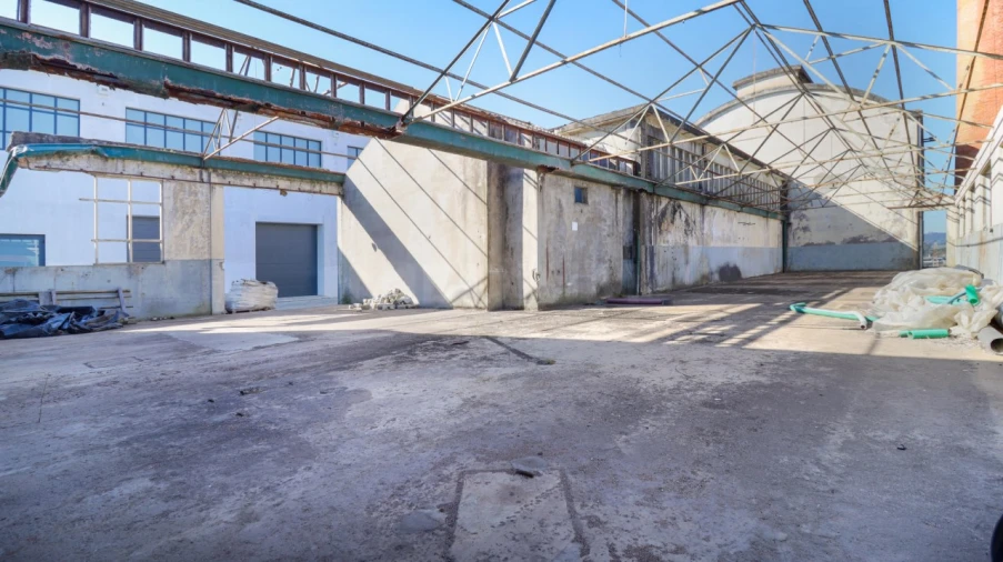 Terreno Comércio / Armazém para Venda em Landim Foto 19