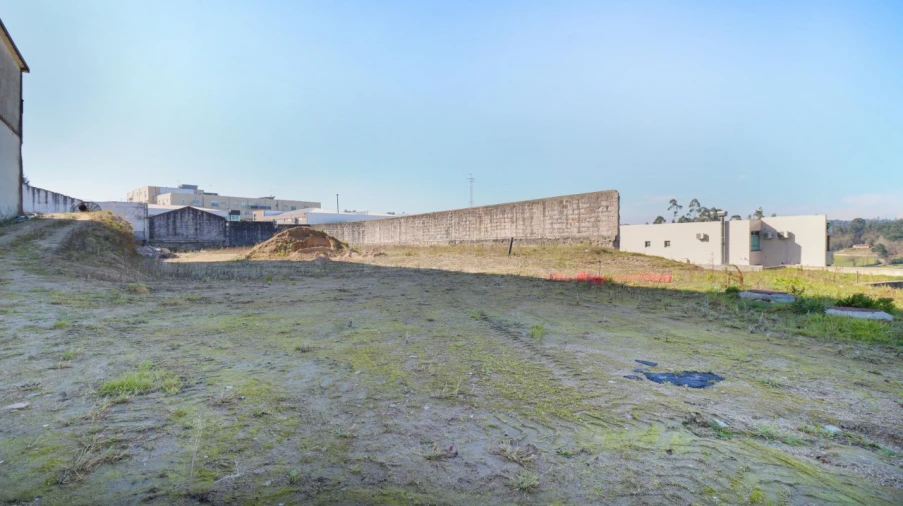Terreno Comércio / Armazém para Venda em Landim Foto 23