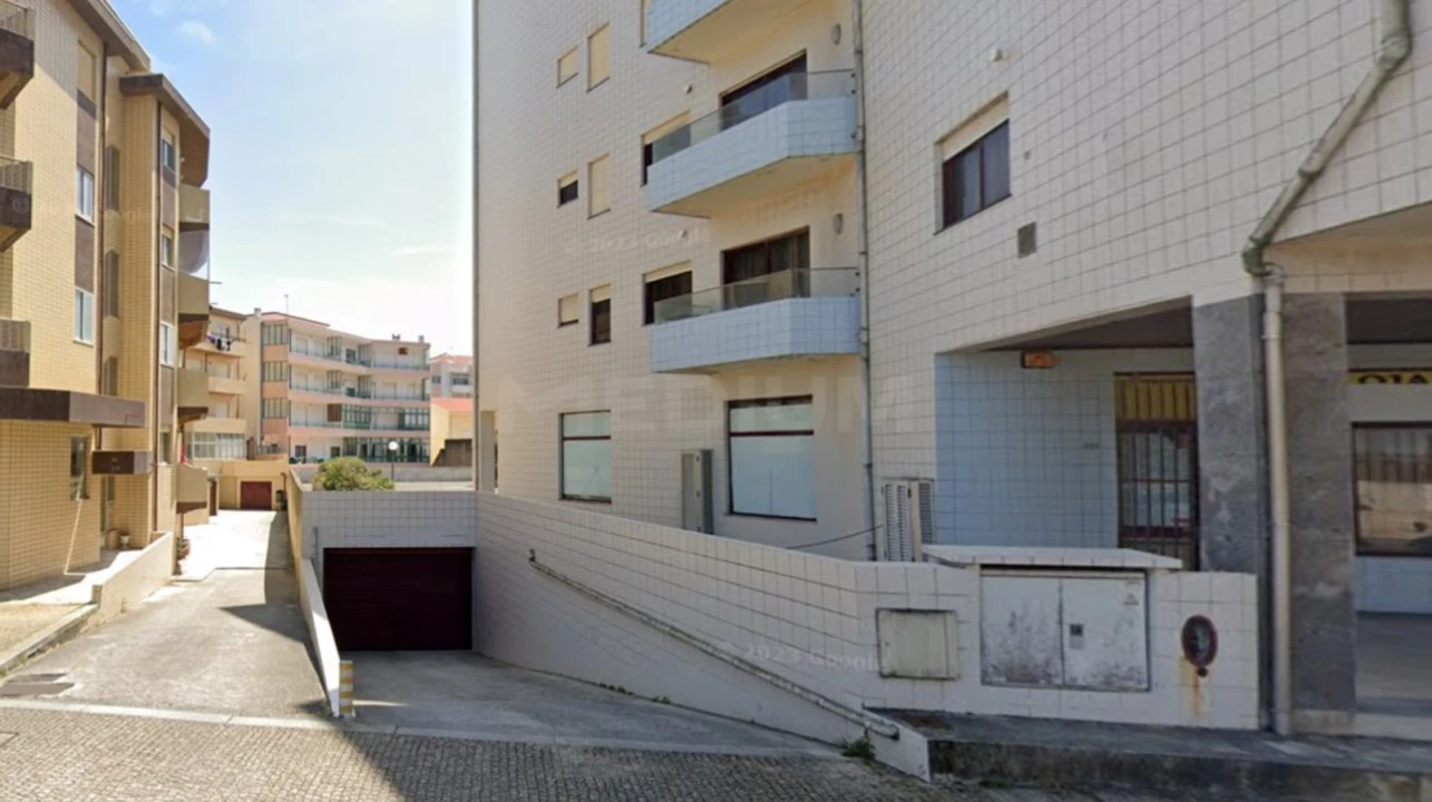 Garagem para Venda em Aver-O-Mar, Amorim e Terroso Foto 1