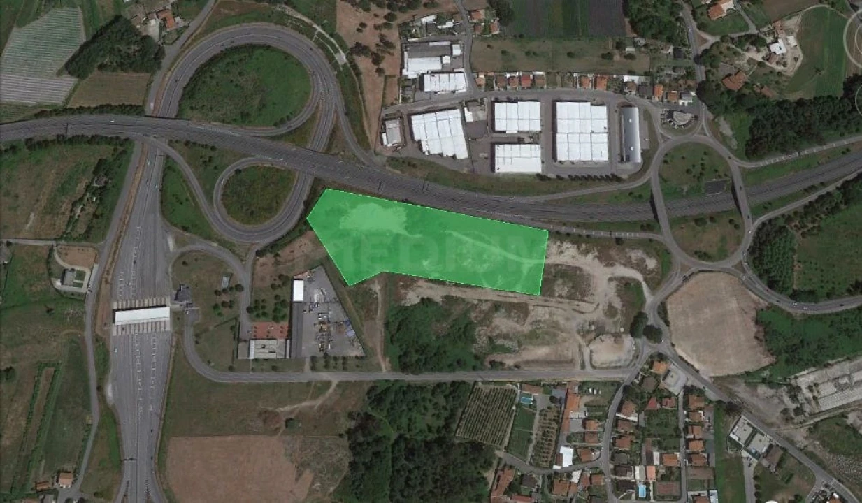 Terreno Comércio / Armazém para Venda em Esmeriz e Cabeçudos Foto 1