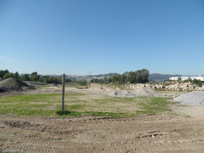 Terreno Comércio / Armazém para Venda em Esmeriz e Cabeçudos Foto 5