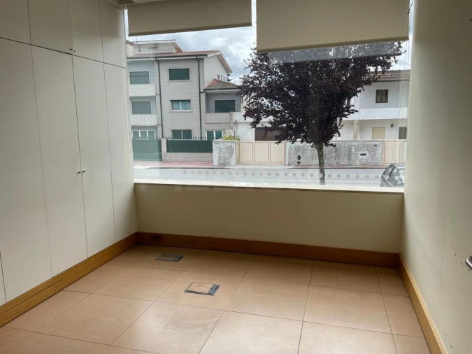 Loja para Venda em Delães Foto 5