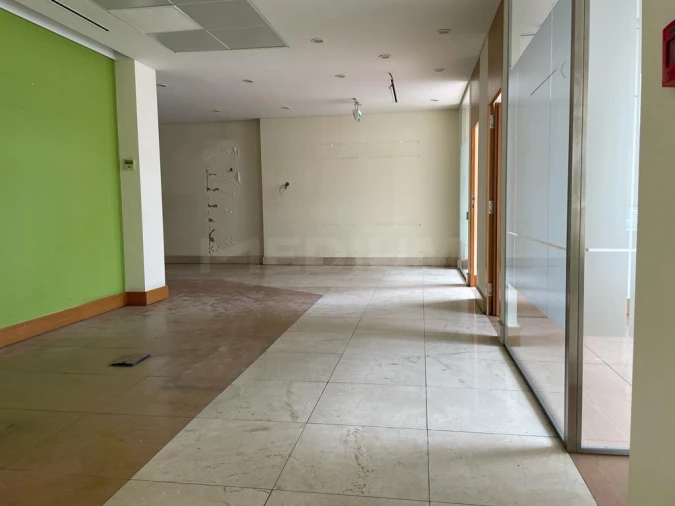 Loja para Venda em Delães Foto 10