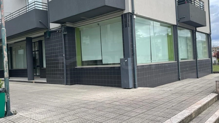 Loja para Venda em Delães