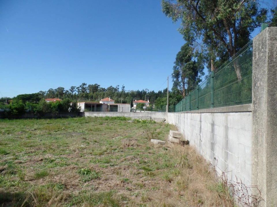 Terreno para Venda em Areias, Sequeirô, Lama e Palmeira Foto 1