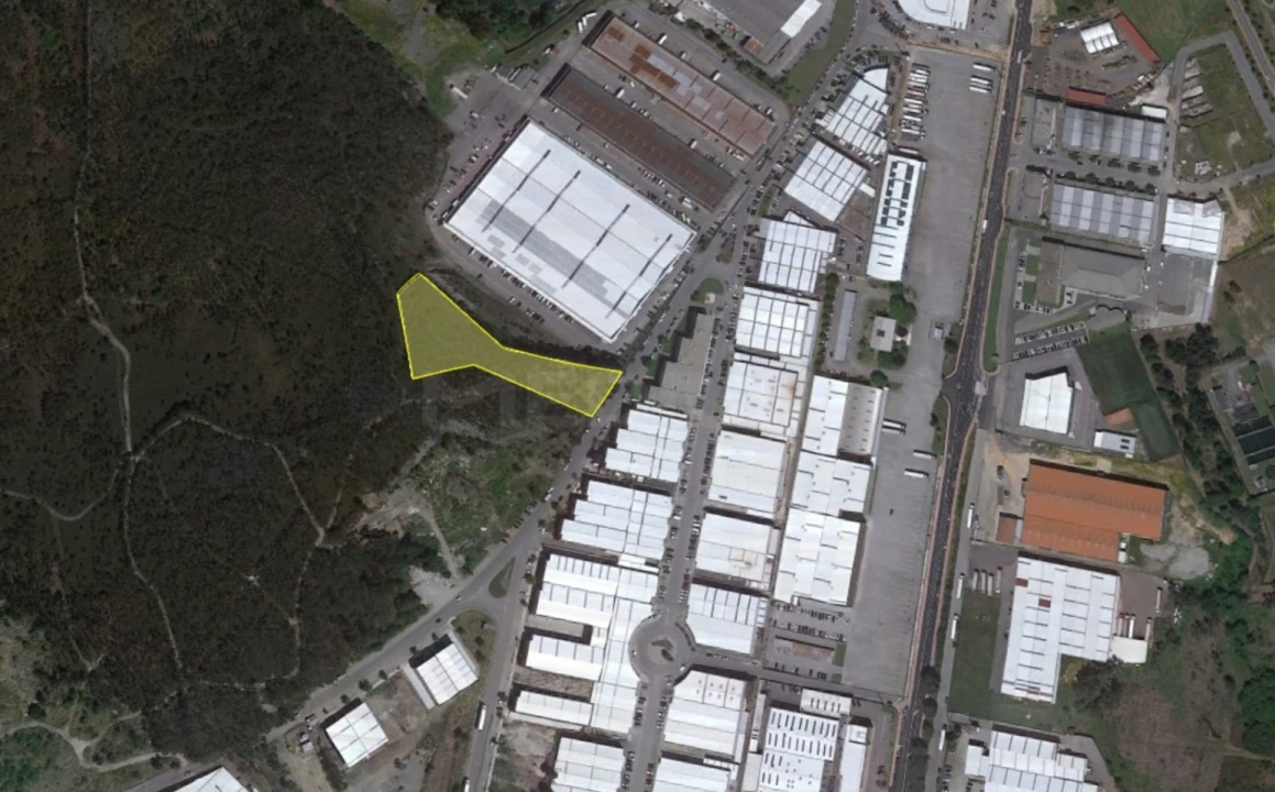 Terreno Comércio / Armazém para Venda em Ribeirão Foto 1