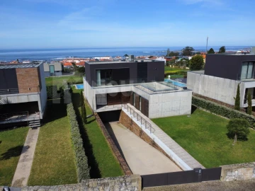 Moradia T4 para Venda em Moledo e Cristelo