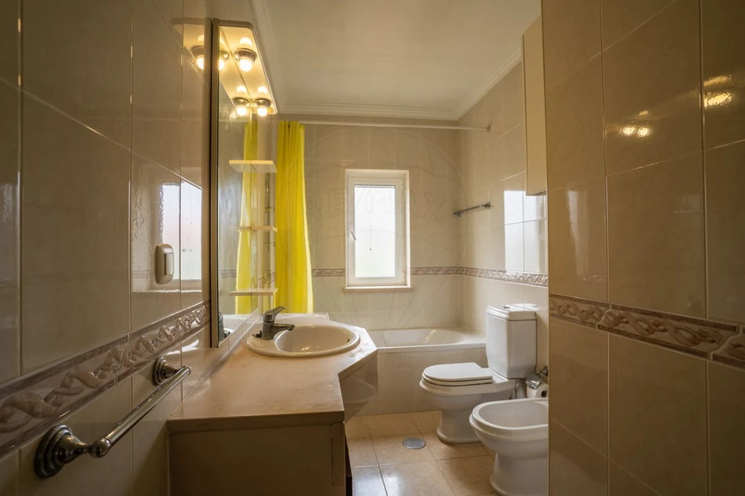 Moradia T6 para Venda em Vau Foto 15